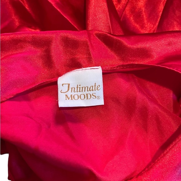 VINTAGE Red satin nightgown - Picture 6 of 6